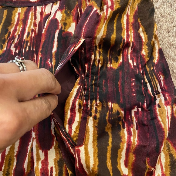 Michael Kors Dressy Skirt with under lining zipper w/2 pockets pleated front - Picture 6 of 10